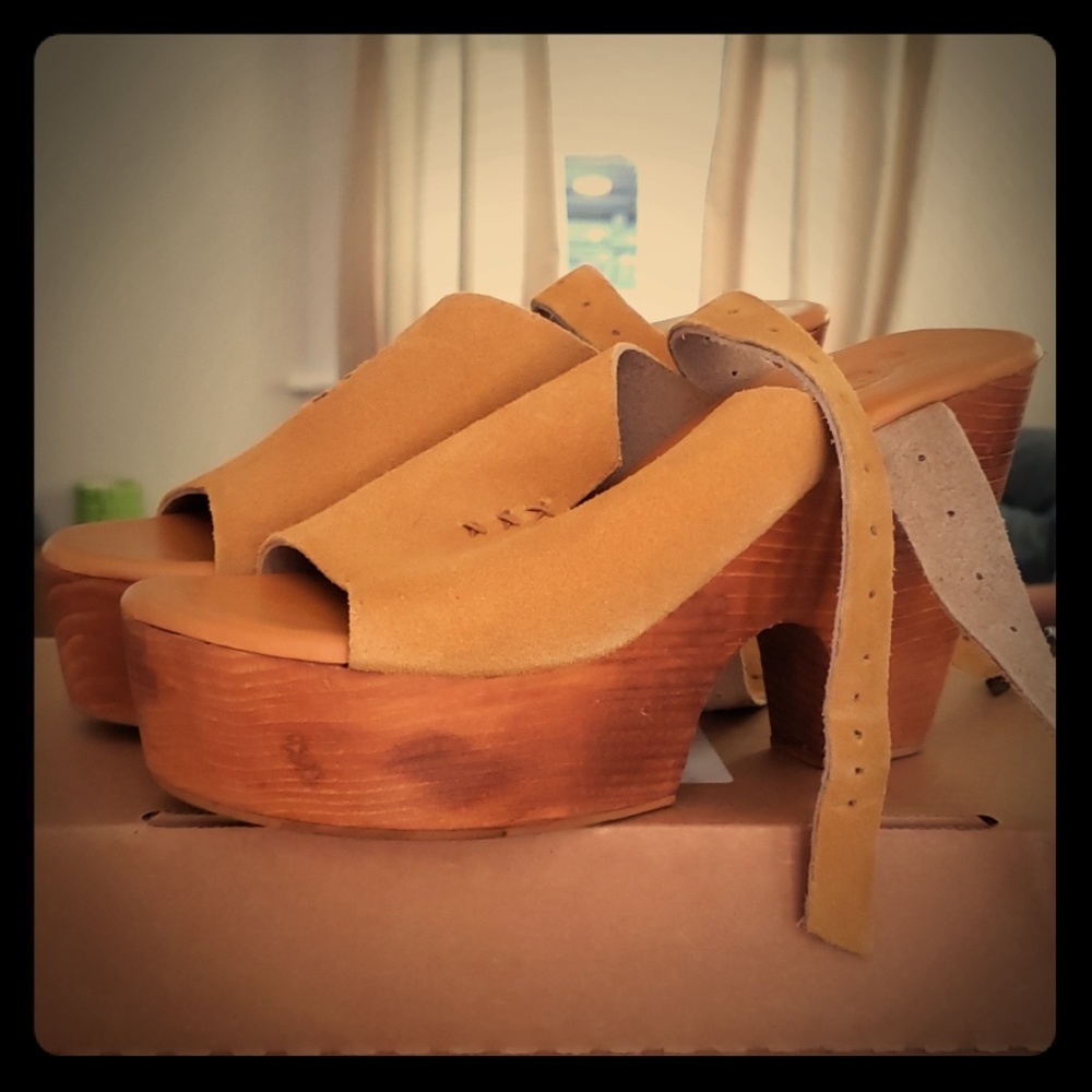 Free People Clogs - size 6